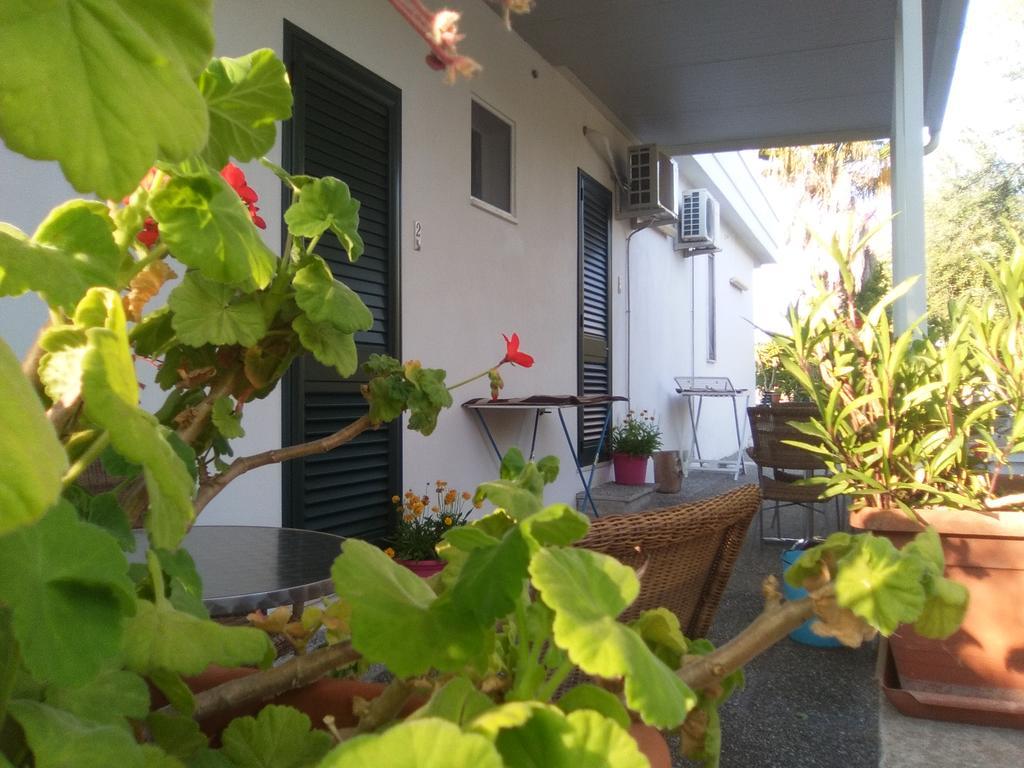 Casa Vacanza Fiorella Torre dell'Orso Ngoại thất bức ảnh